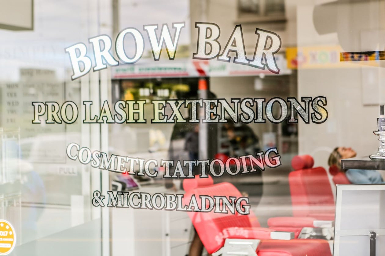 Simply Brows and Lashes - Camberwell image 14