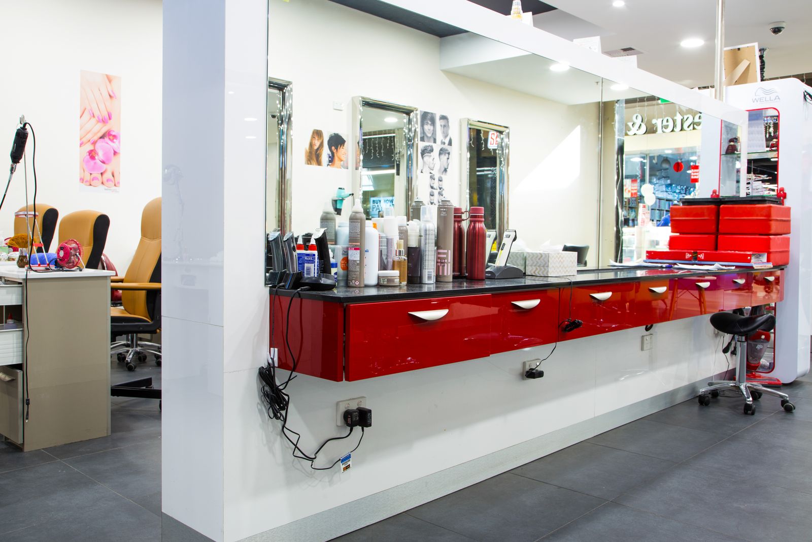 Kimmys Hair Nails & Beauty image 4