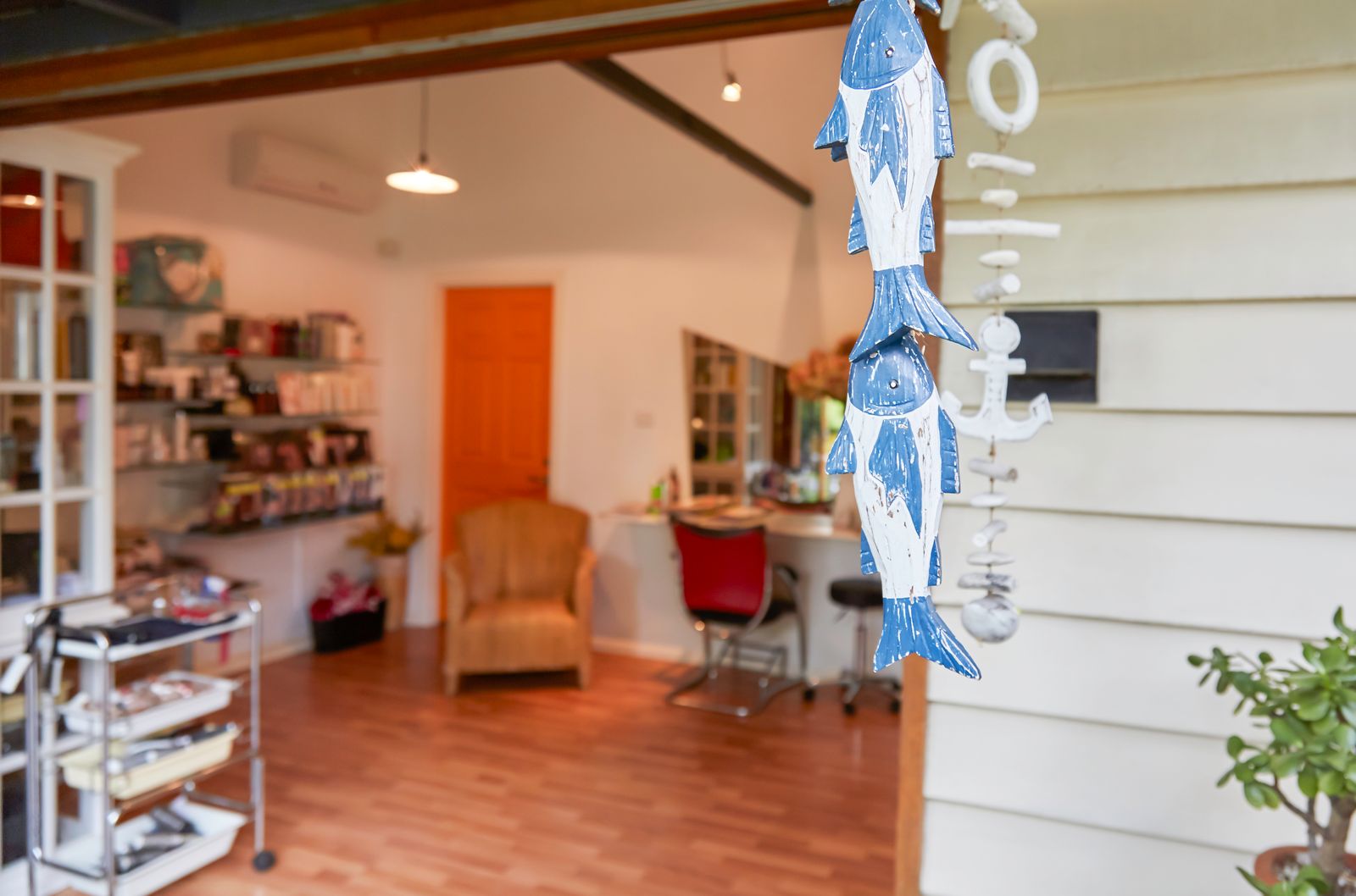 My Wife's Folly Hairdressing image 6