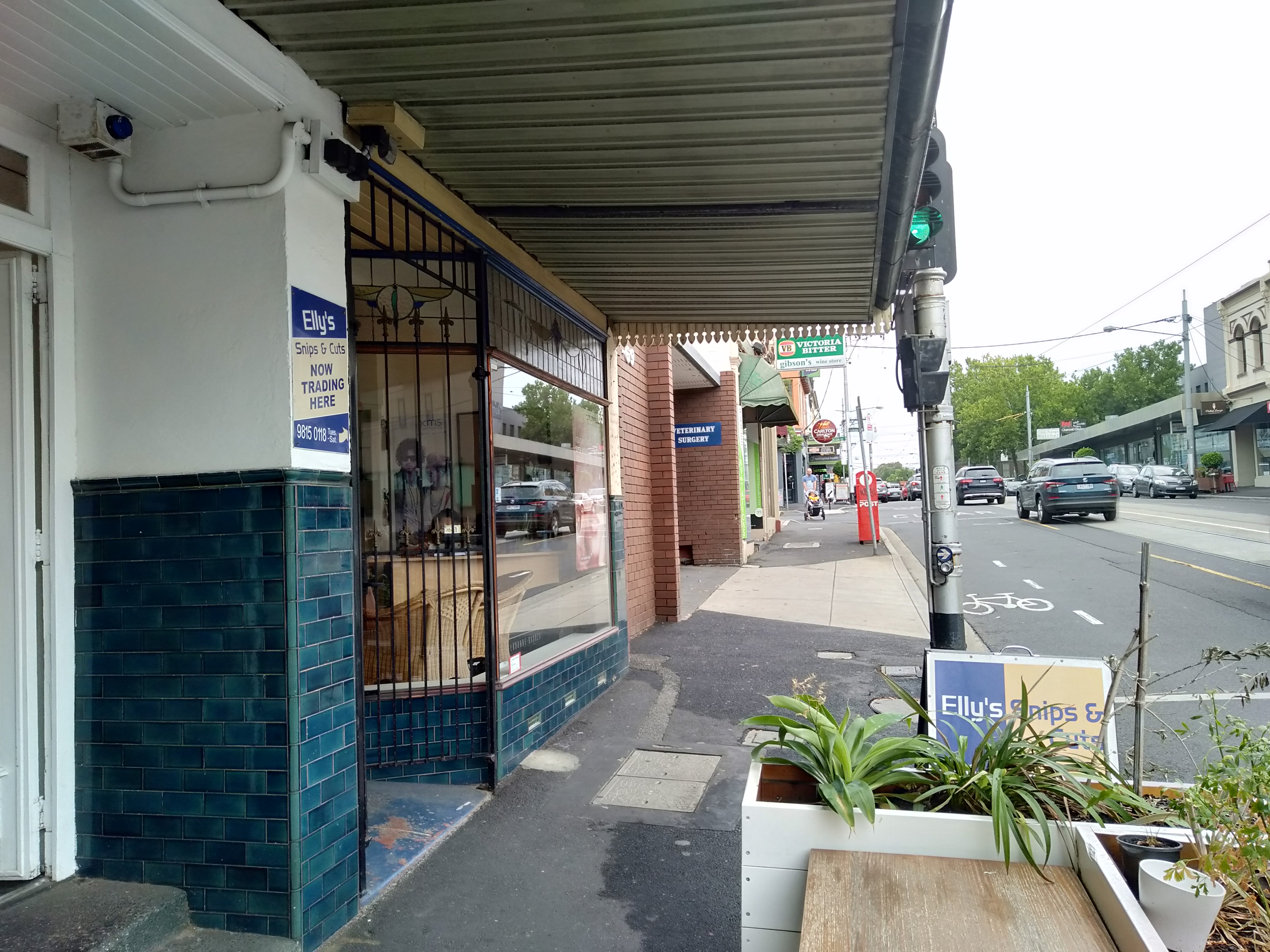 Elly's Snips & Cuts image 2