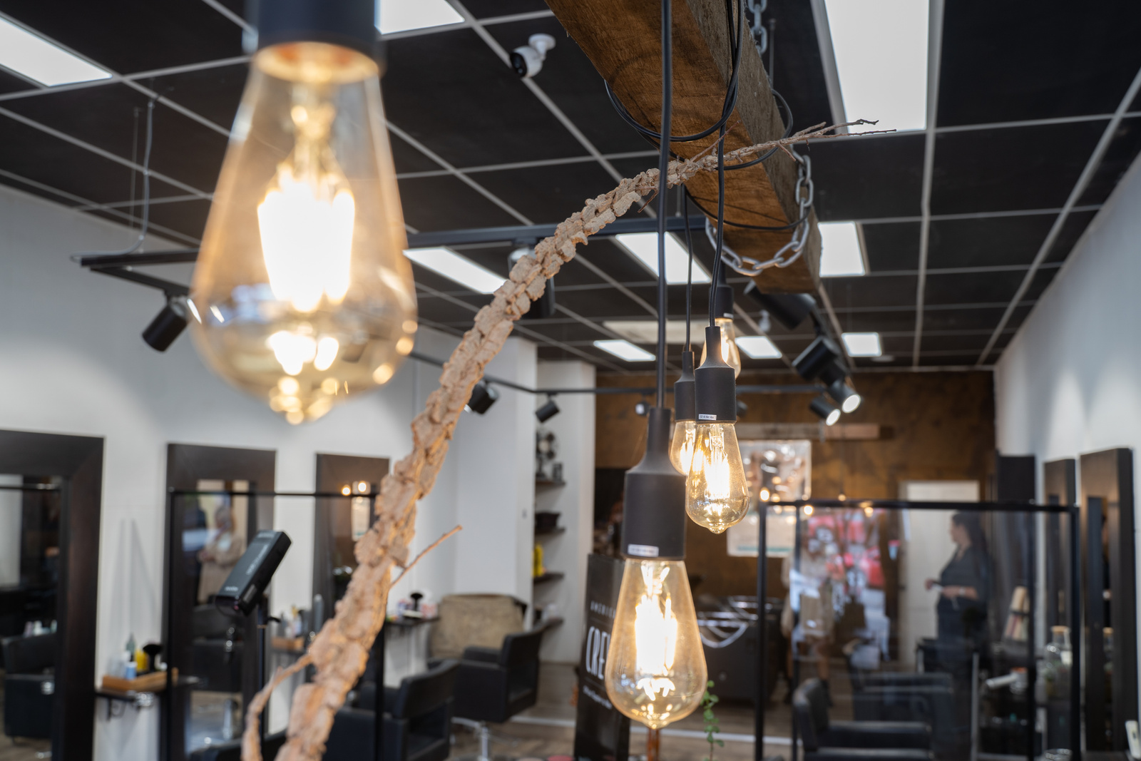 No Loose Ends Hairstyling image 2