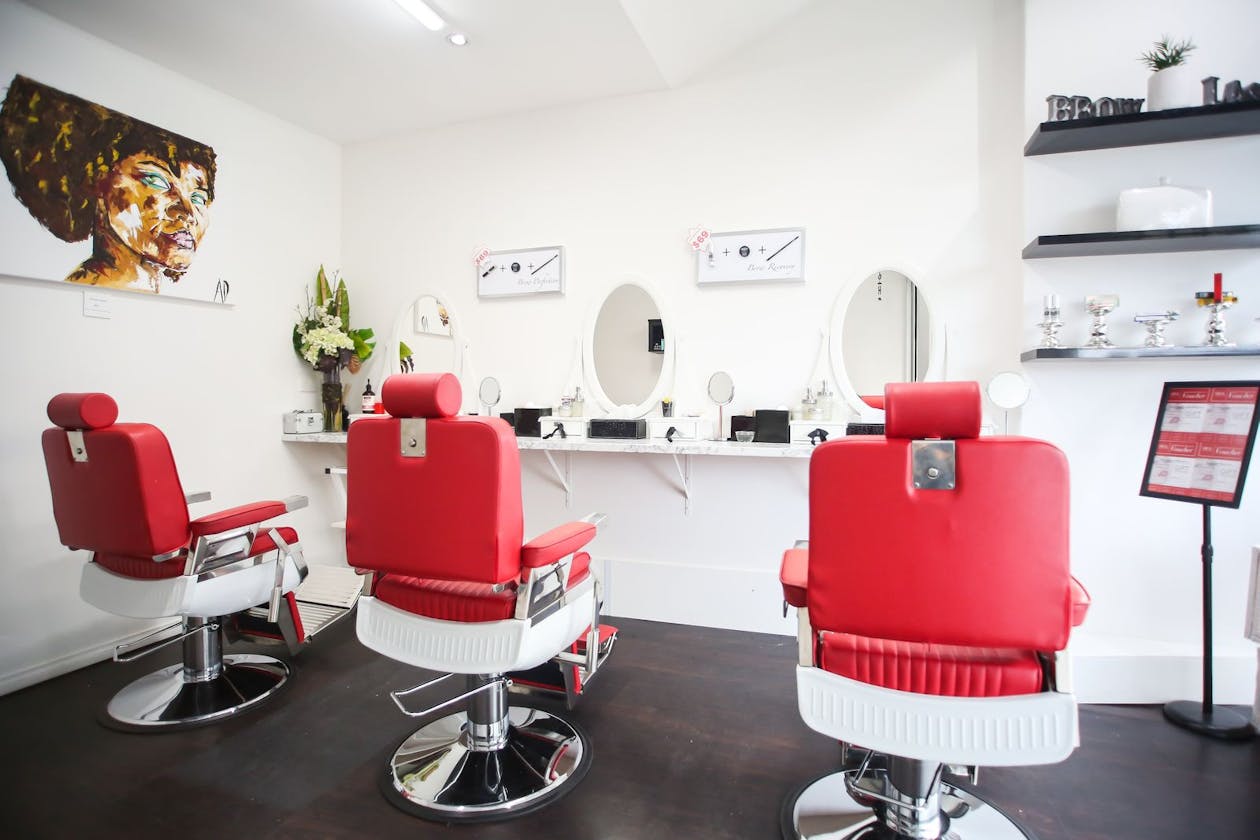 Simply Brows and Lashes - Camberwell image 1