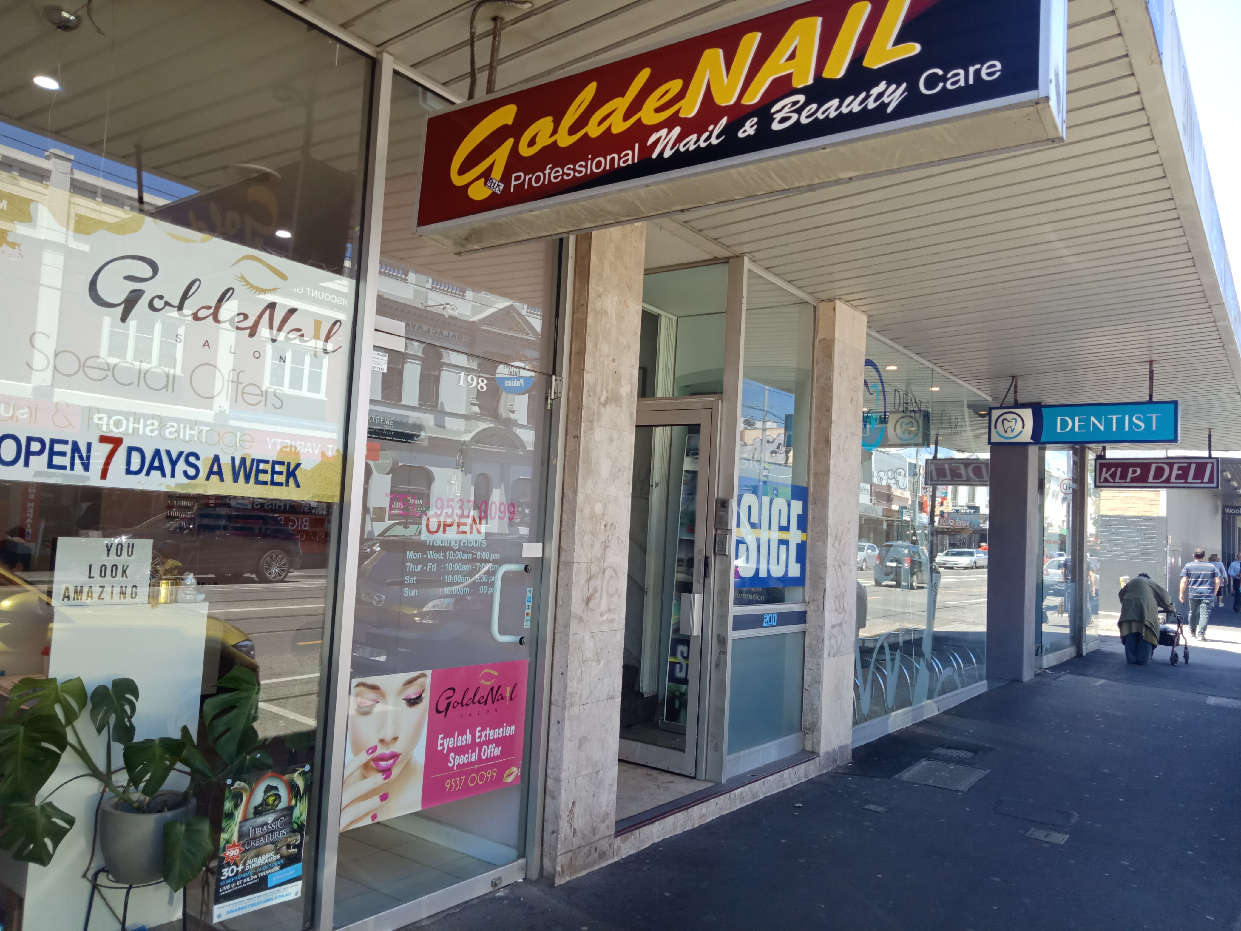 GoldeNail Salon image 2