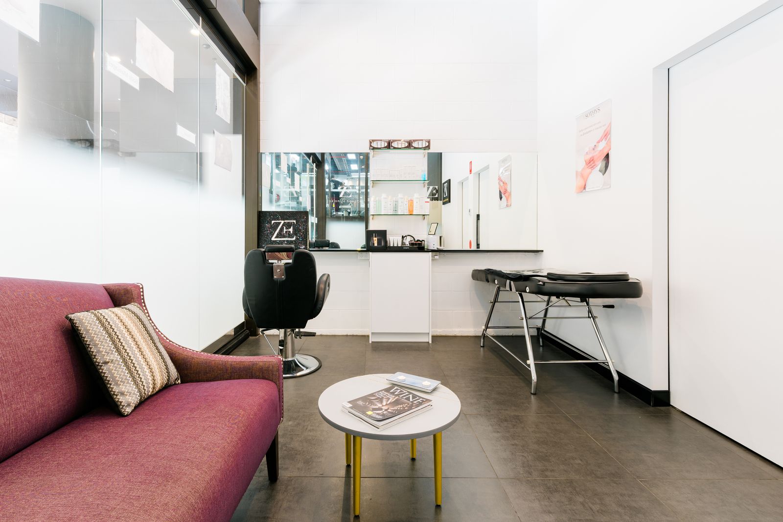 Zee's salon de beaute image 8