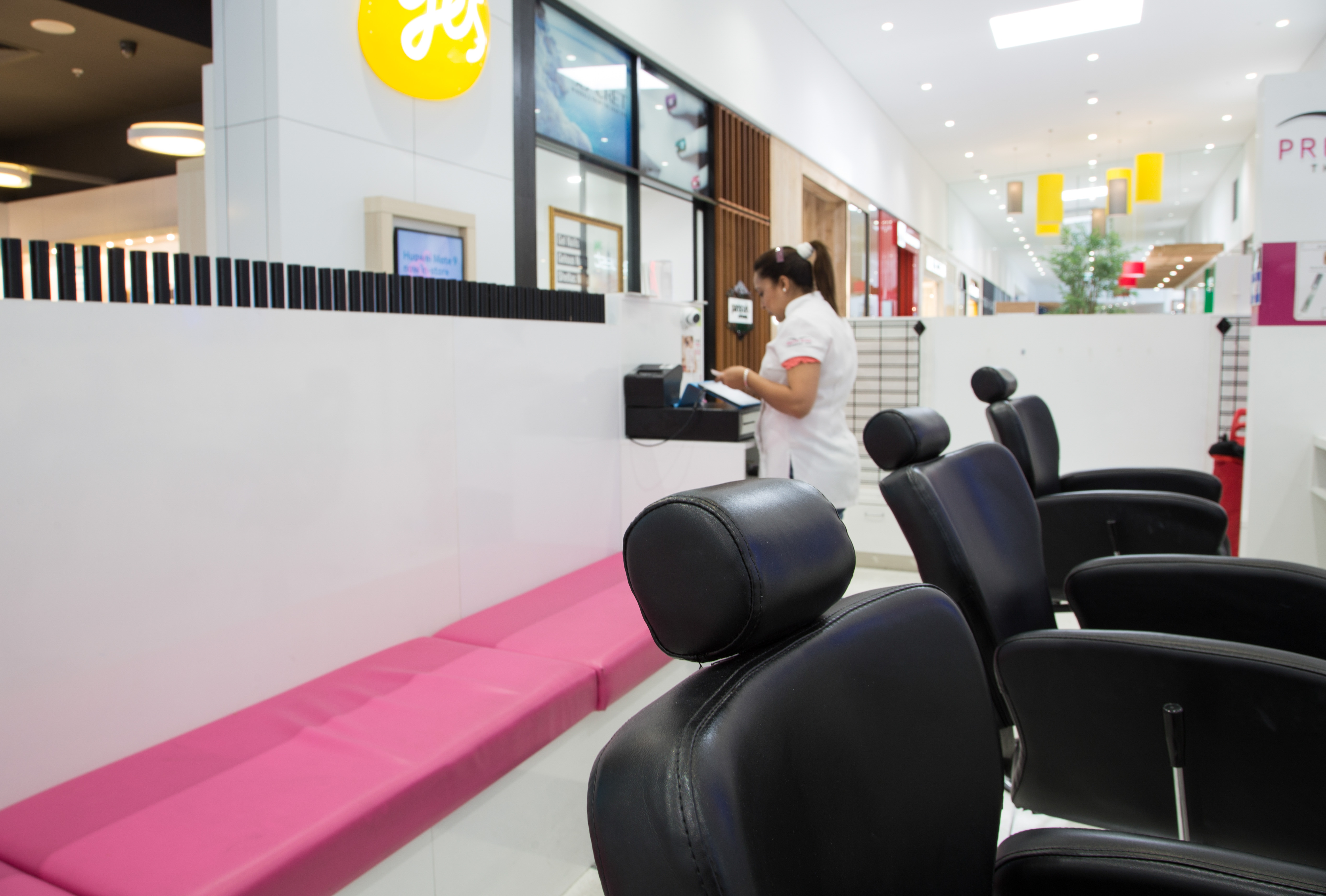 Pretty Eyes Threading Bar - Torrensville image 4