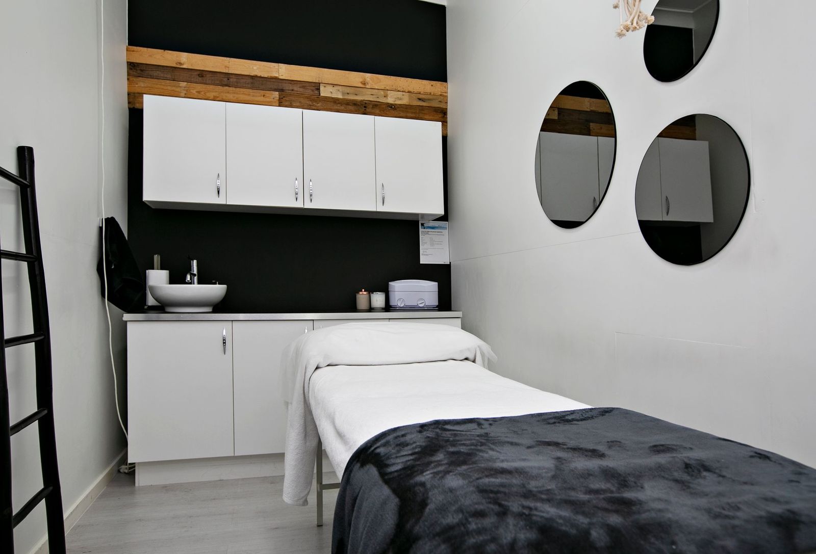 Cosmetic Brows & Co image 13