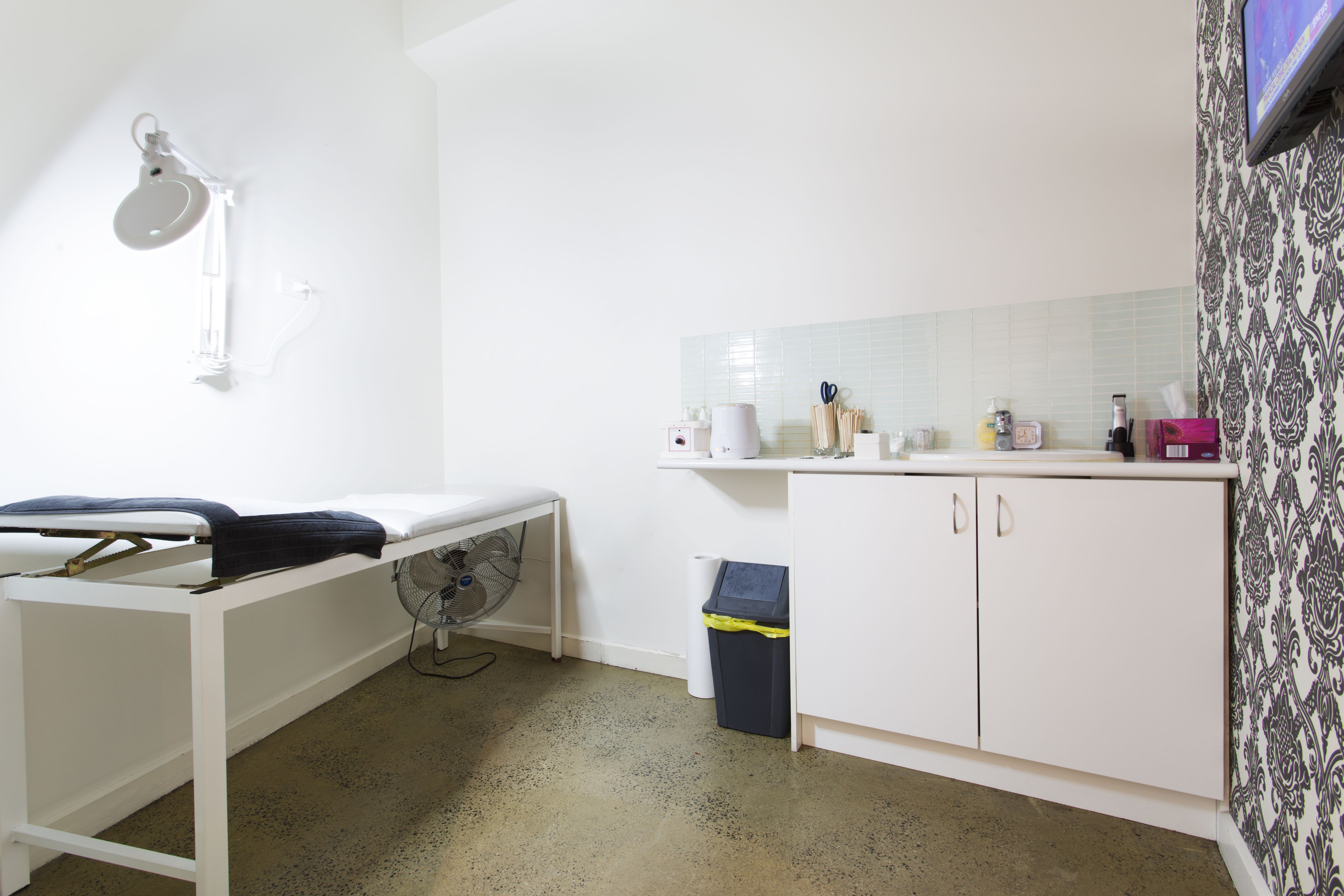 Vanish Waxing Bar image 4