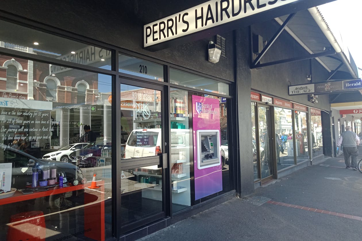 Perri's Hairdressing image 2