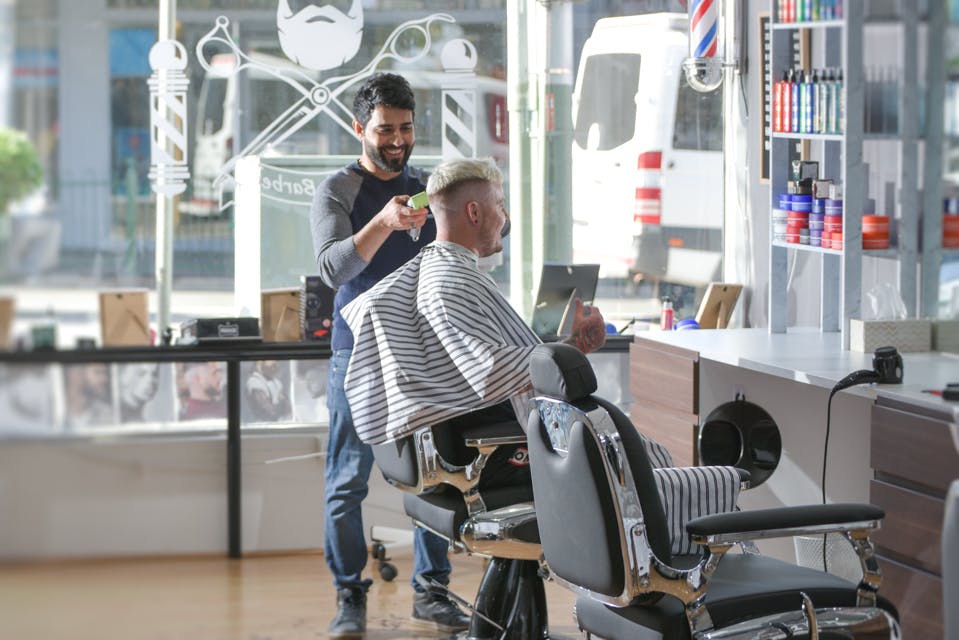 Barber Polo G Haircut / How Much Do Barbers Make? (2020 Barber Salary