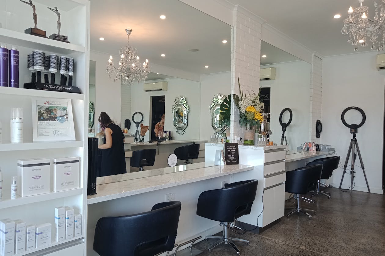 Markese Hair and Make Up image 3