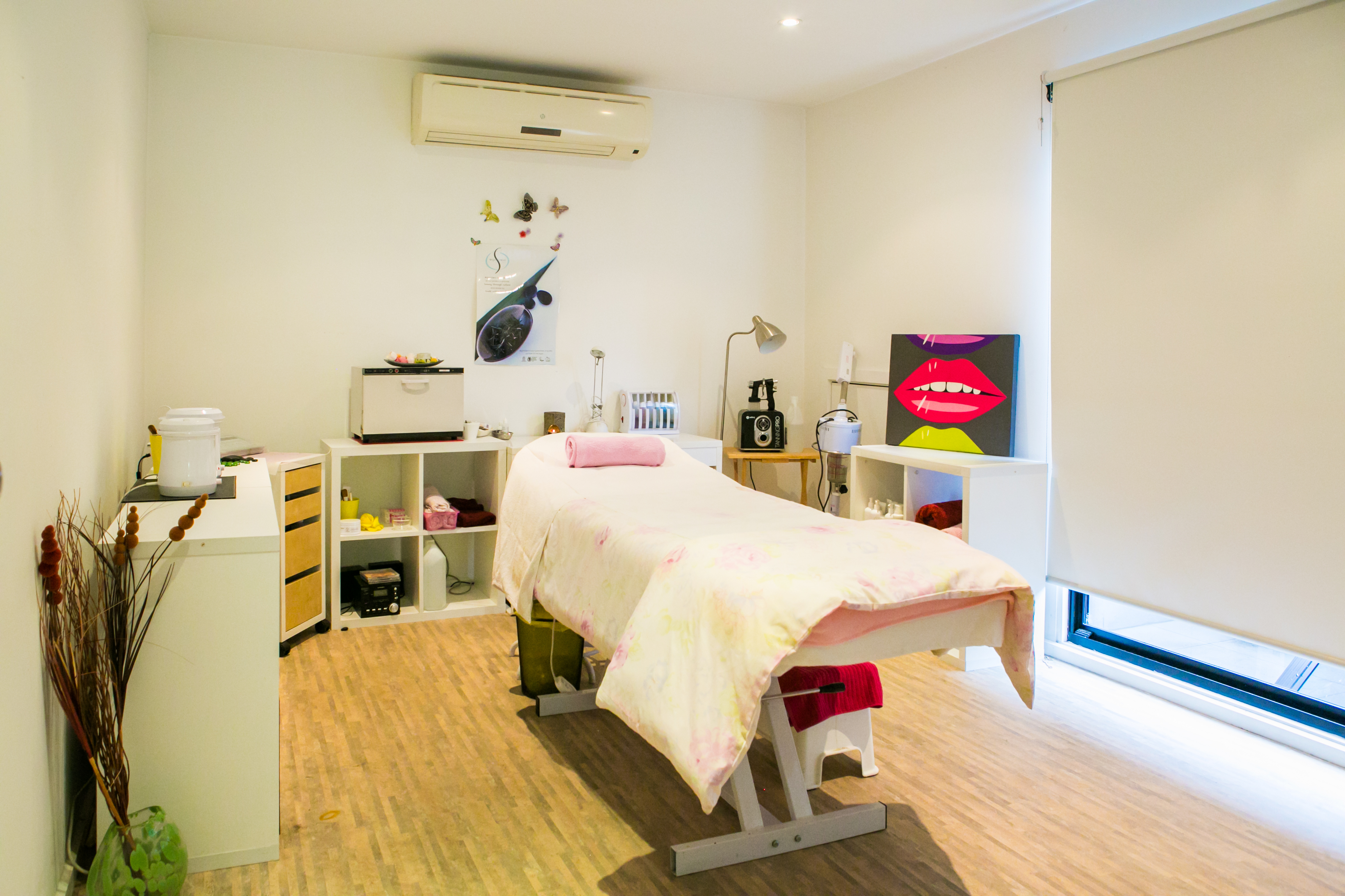 Modern Touch Hair & Beauty Oakleigh South Haircut and Hairdressing Hair Styling Bookwell