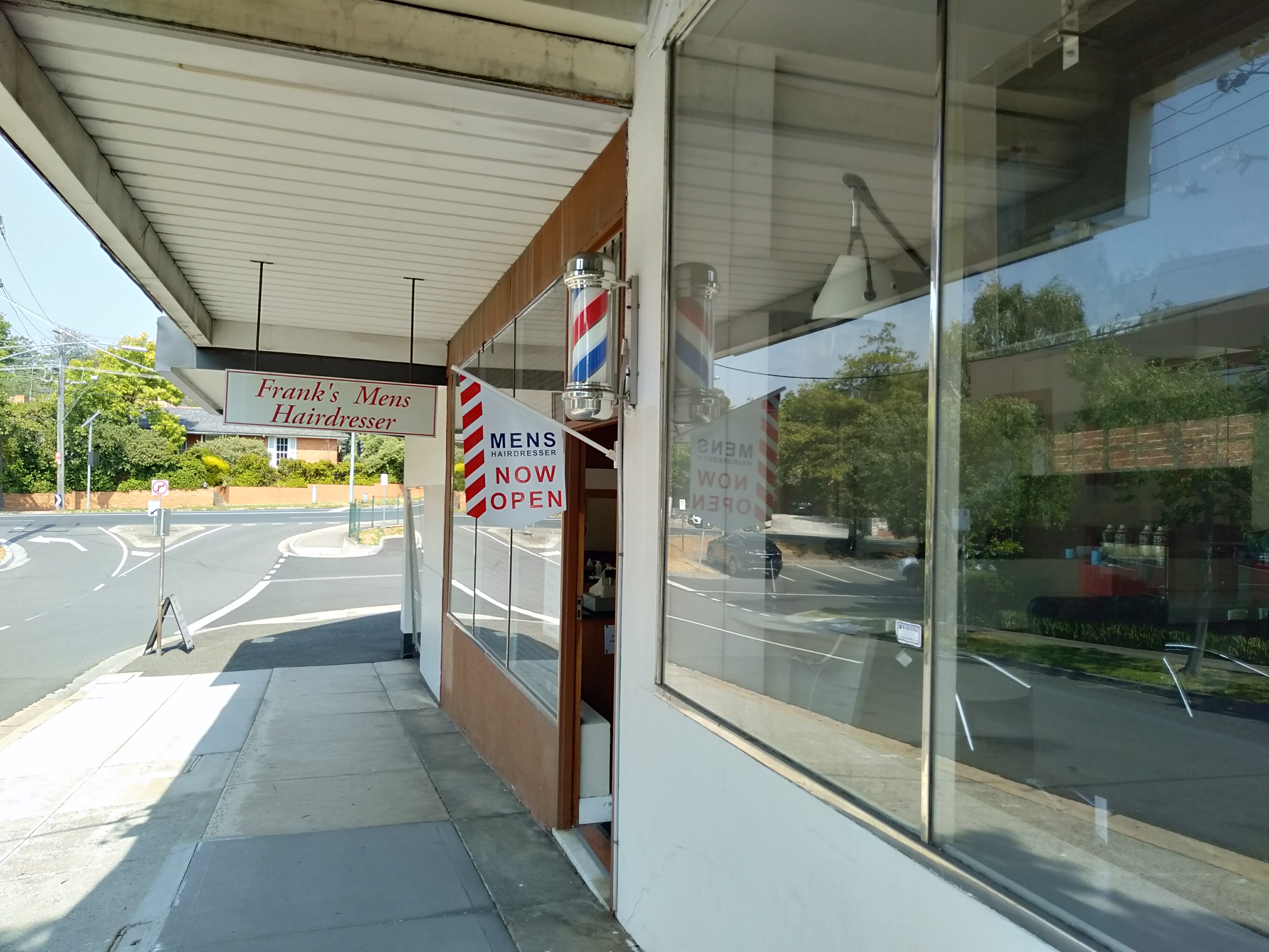 Frank Men's Hairdresser image 2