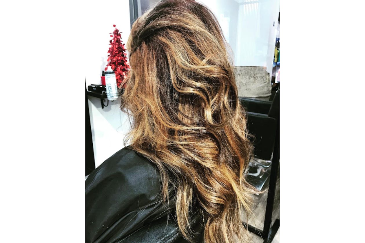 No Loose Ends Hairstyling image 15