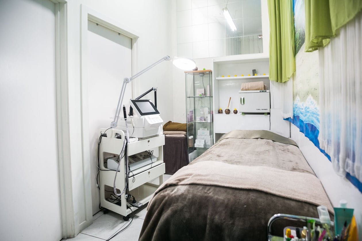 Modern Nails Brunswick image 6