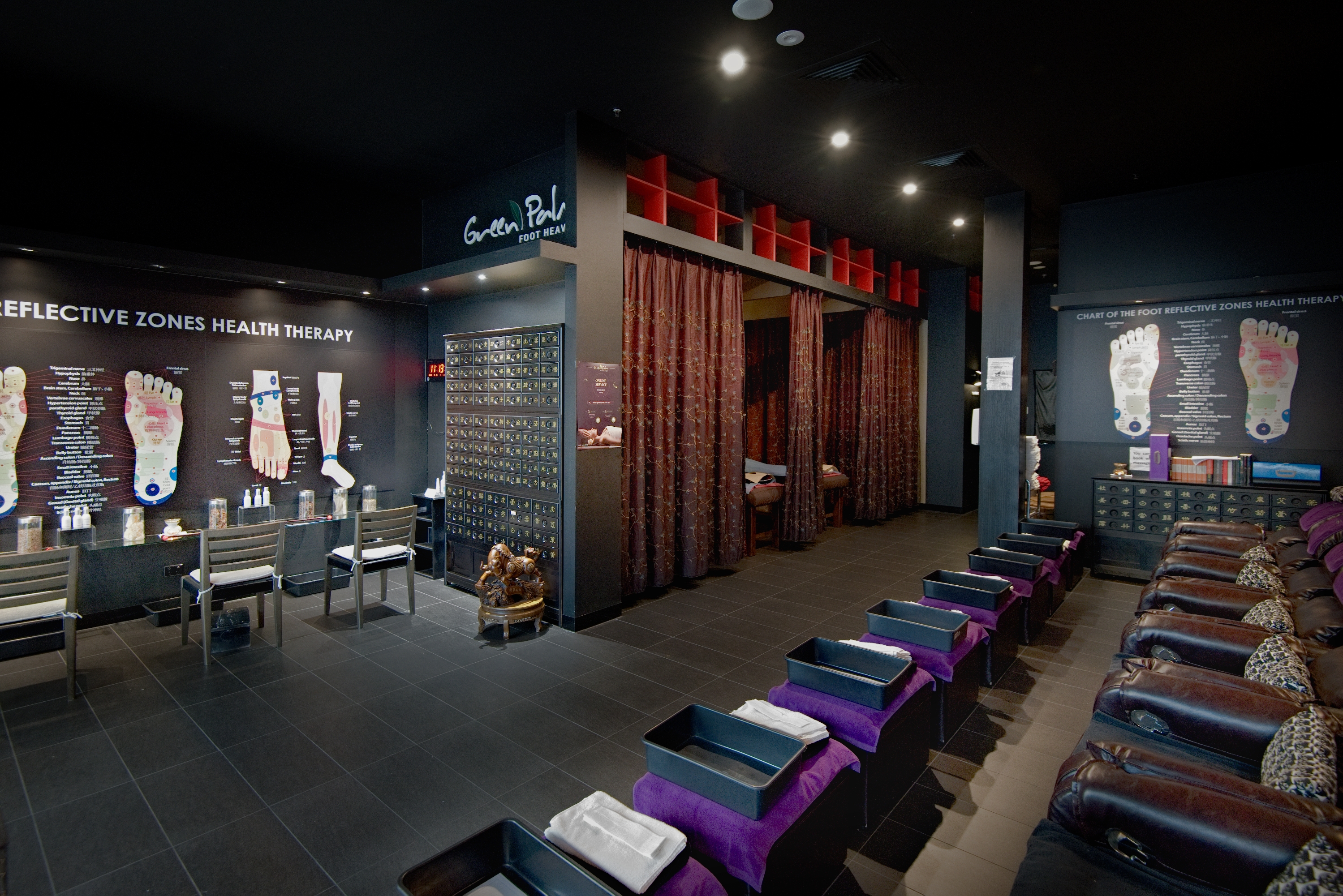 Green Palm Massage - Victoria Gardens image 2