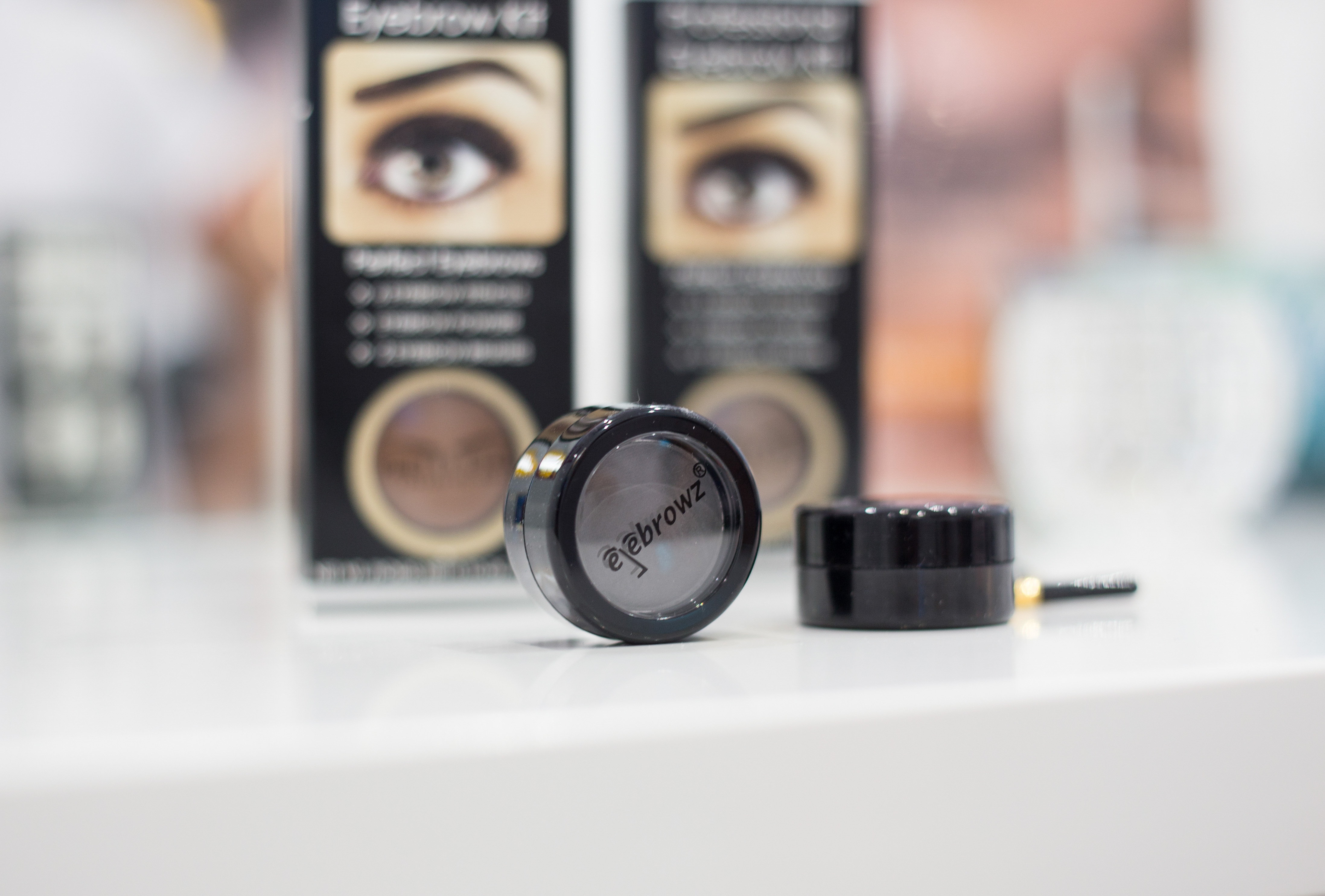 Pretty Eyes Threading Bar - Torrensville image 7