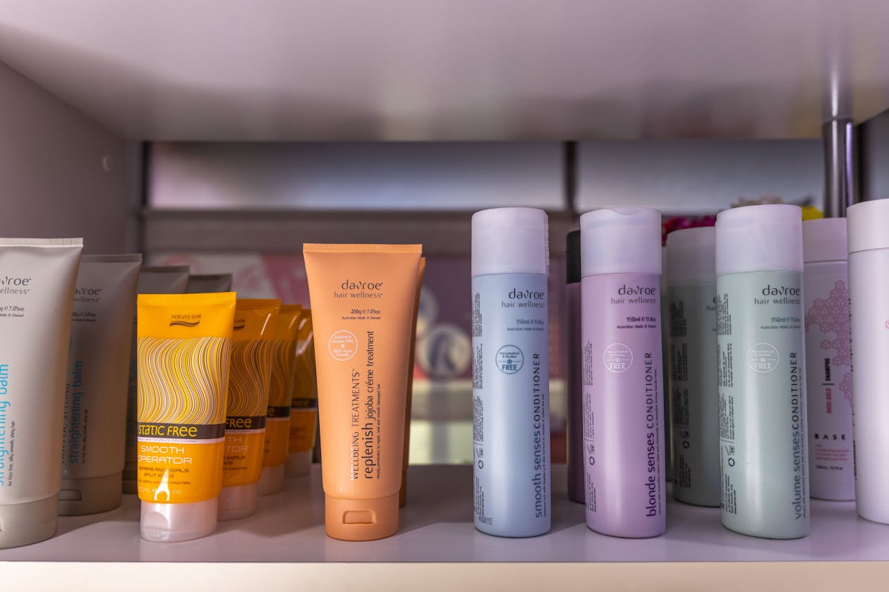 Dazzling Hair and Beauty image 16