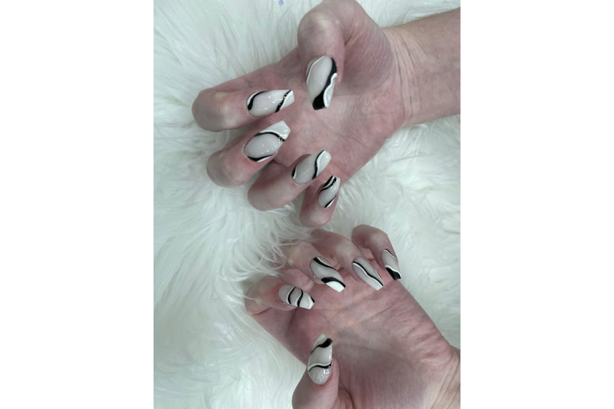 Larose Nails & Beauty image 2