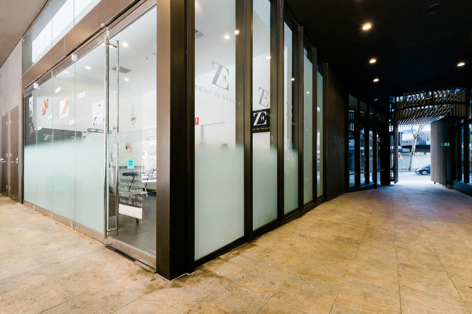 Zee's salon de beaute image 13