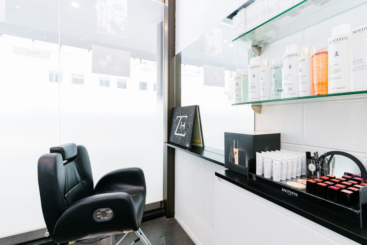 Zee's salon de beaute image 5