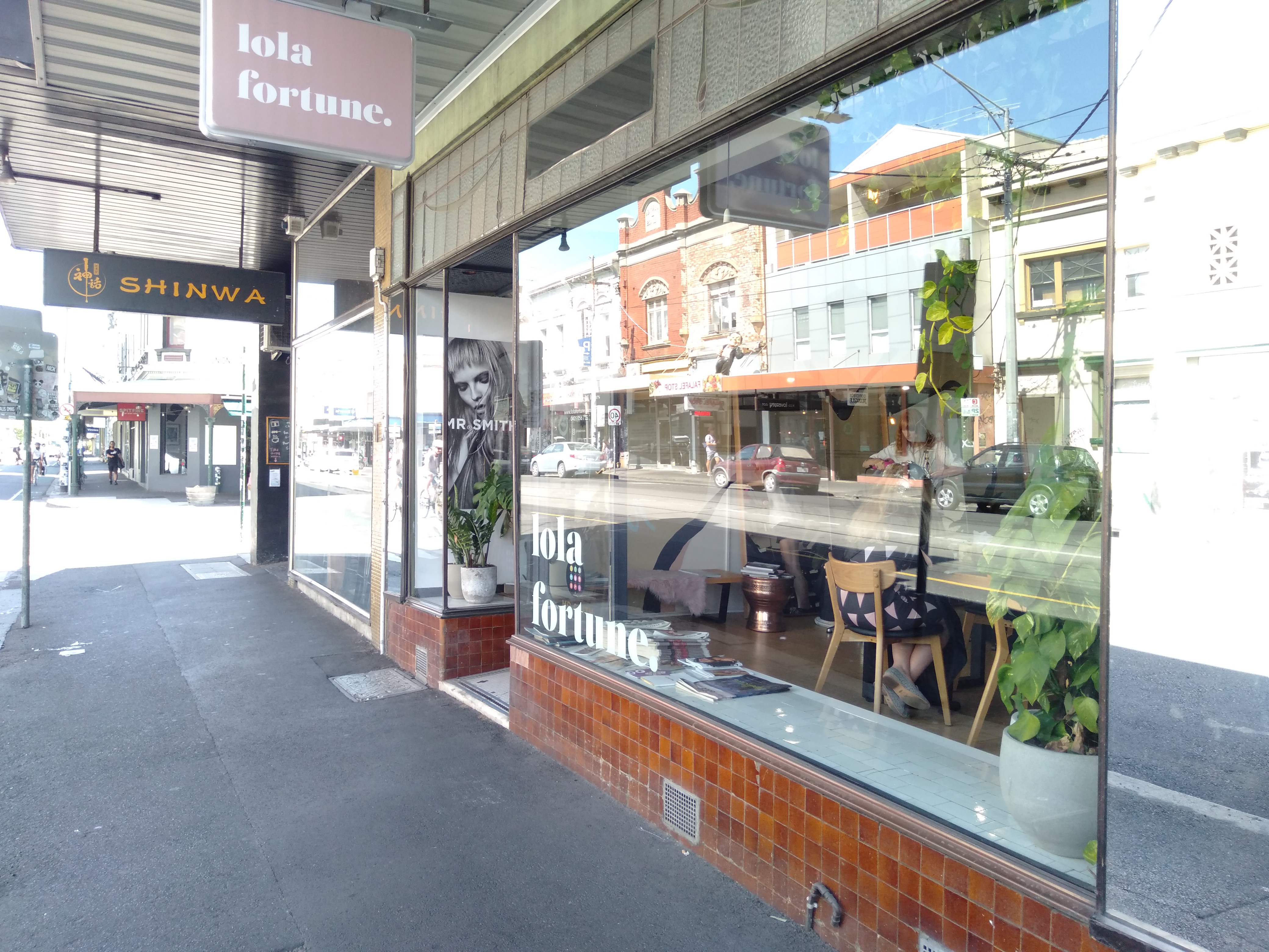 Lola Fortune image 2