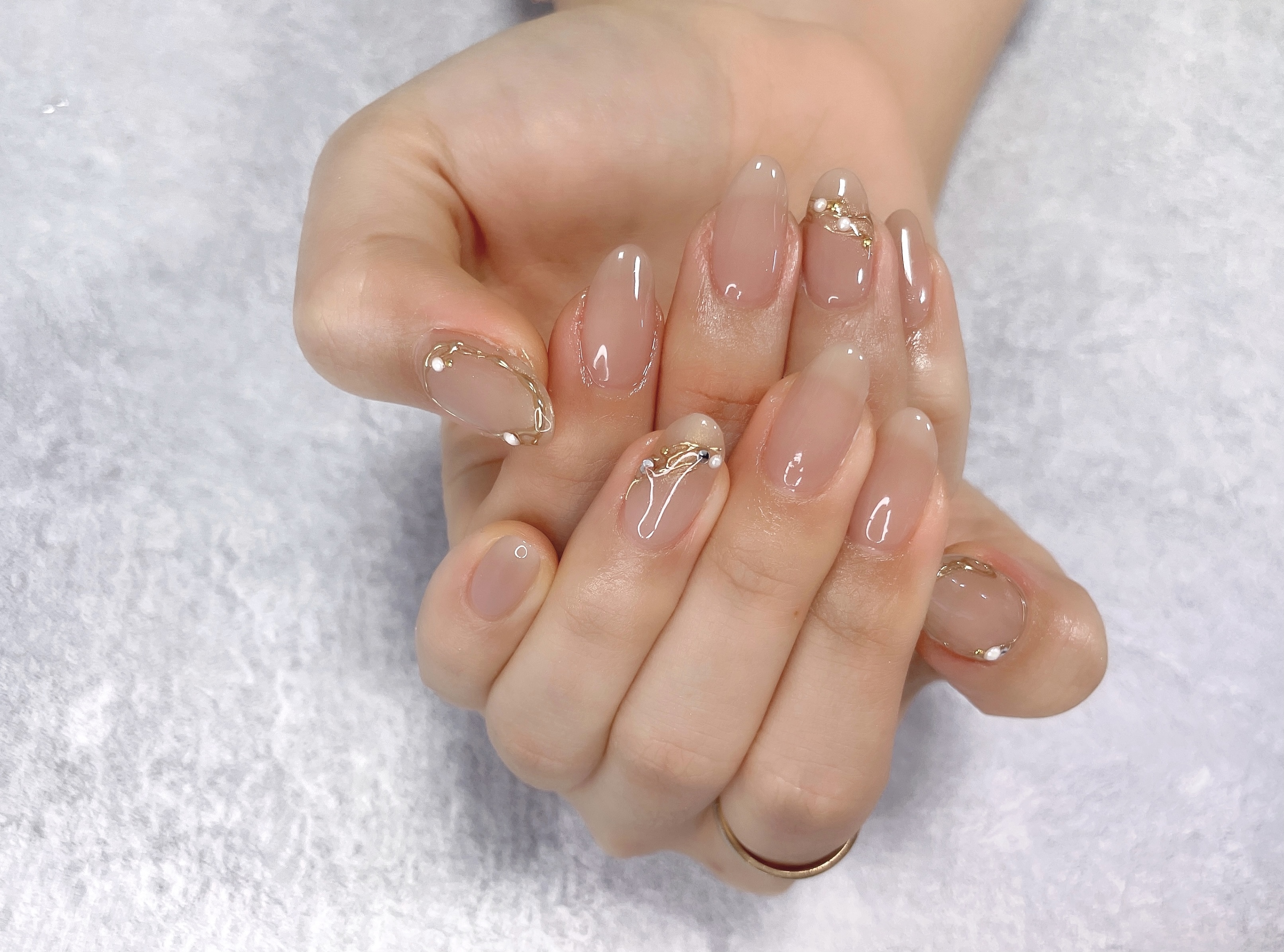 The Queen Total Beauty image 7