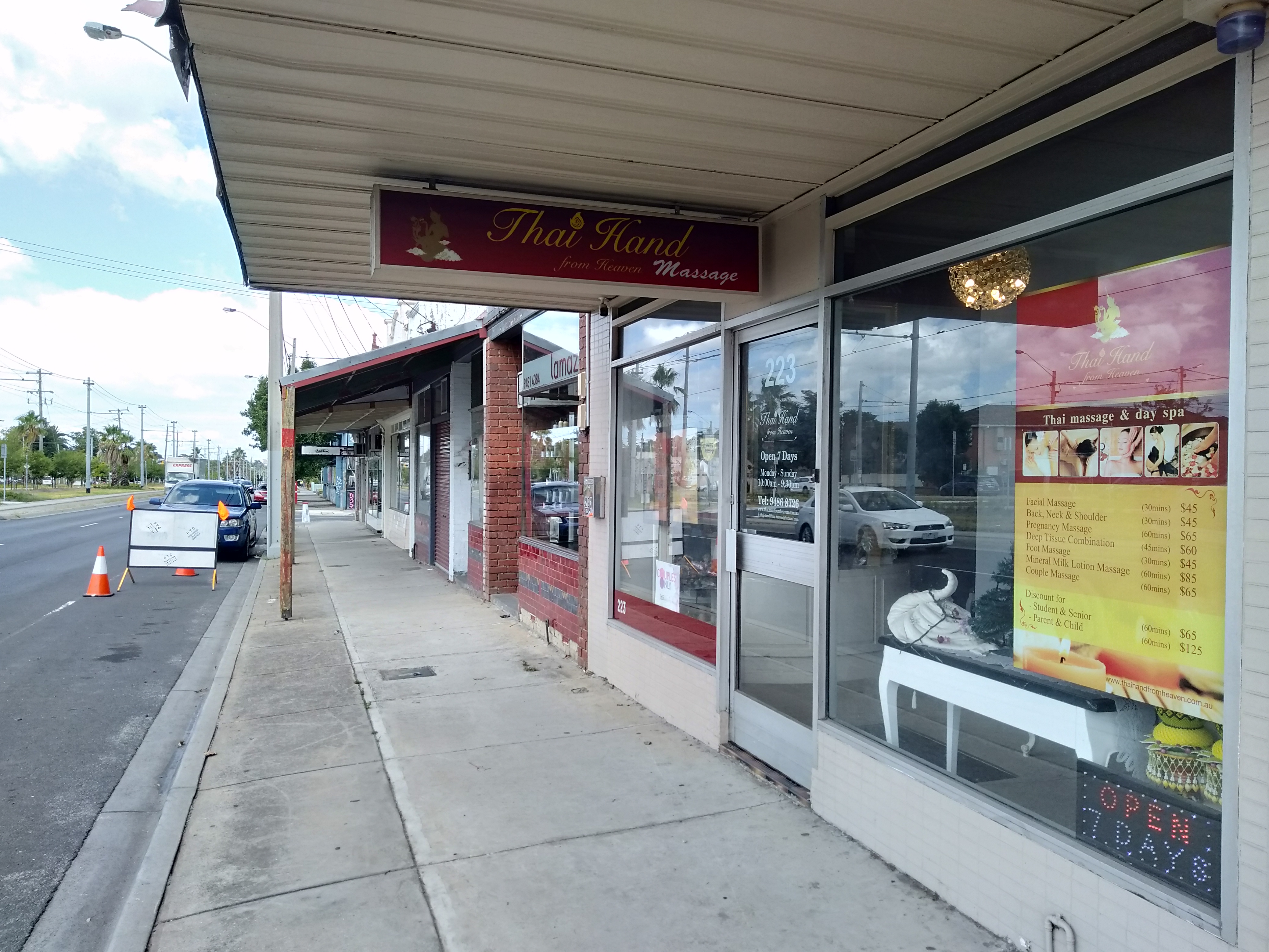 Thai Hand From Heaven - Northcote image 3