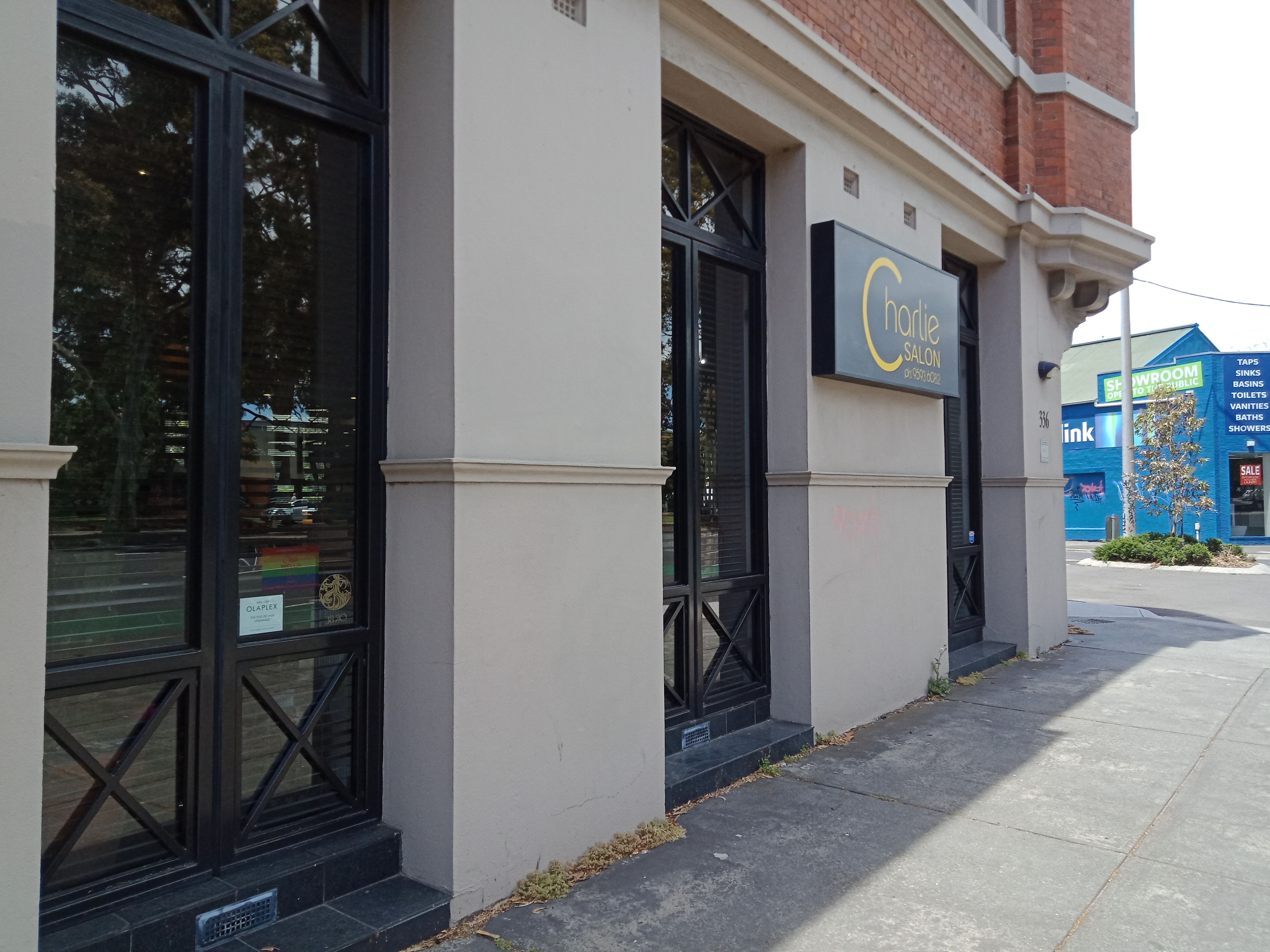 Charlie Salon image 3