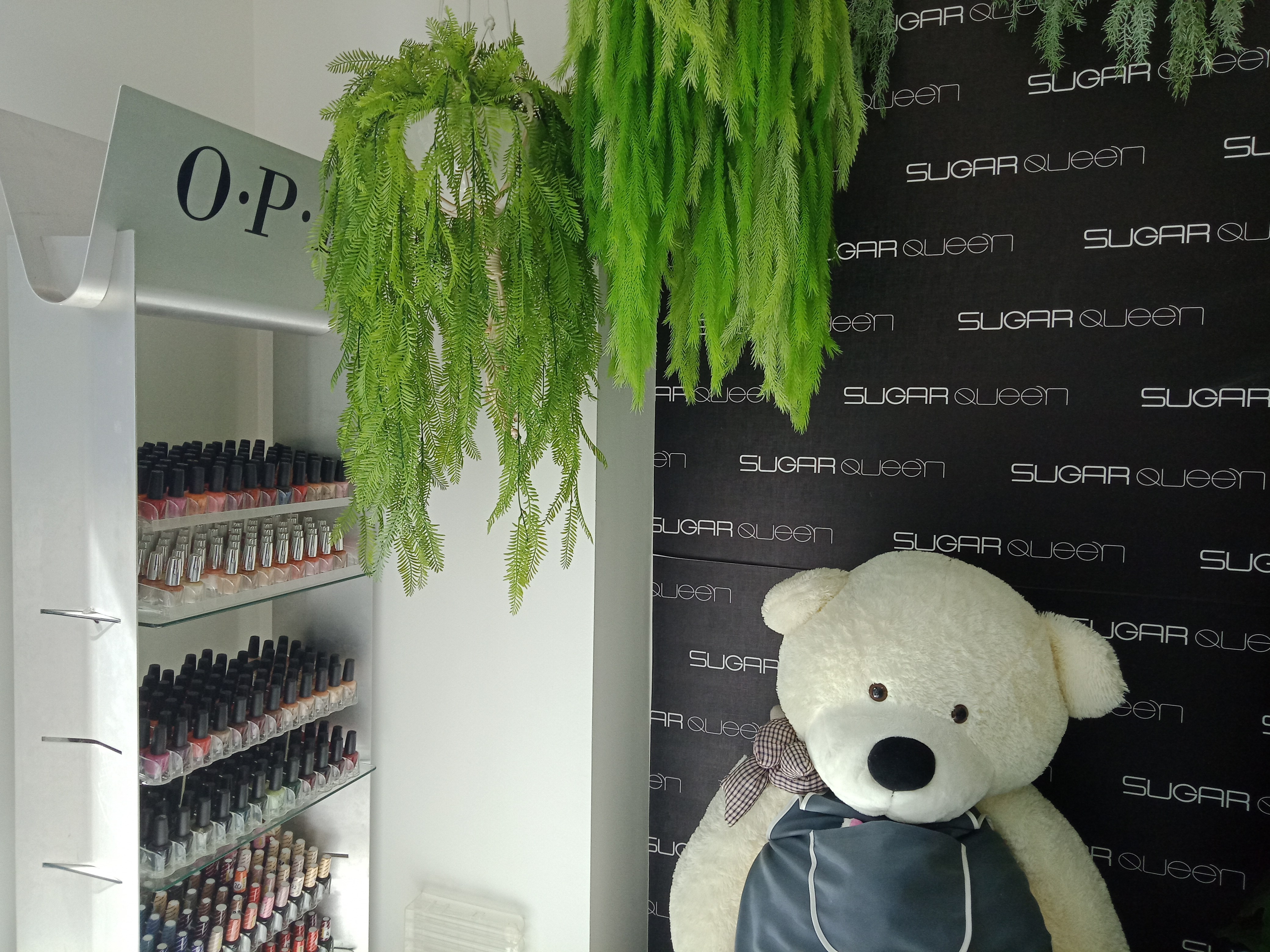 Sugar Queen Nail and Beauty Bar image 2