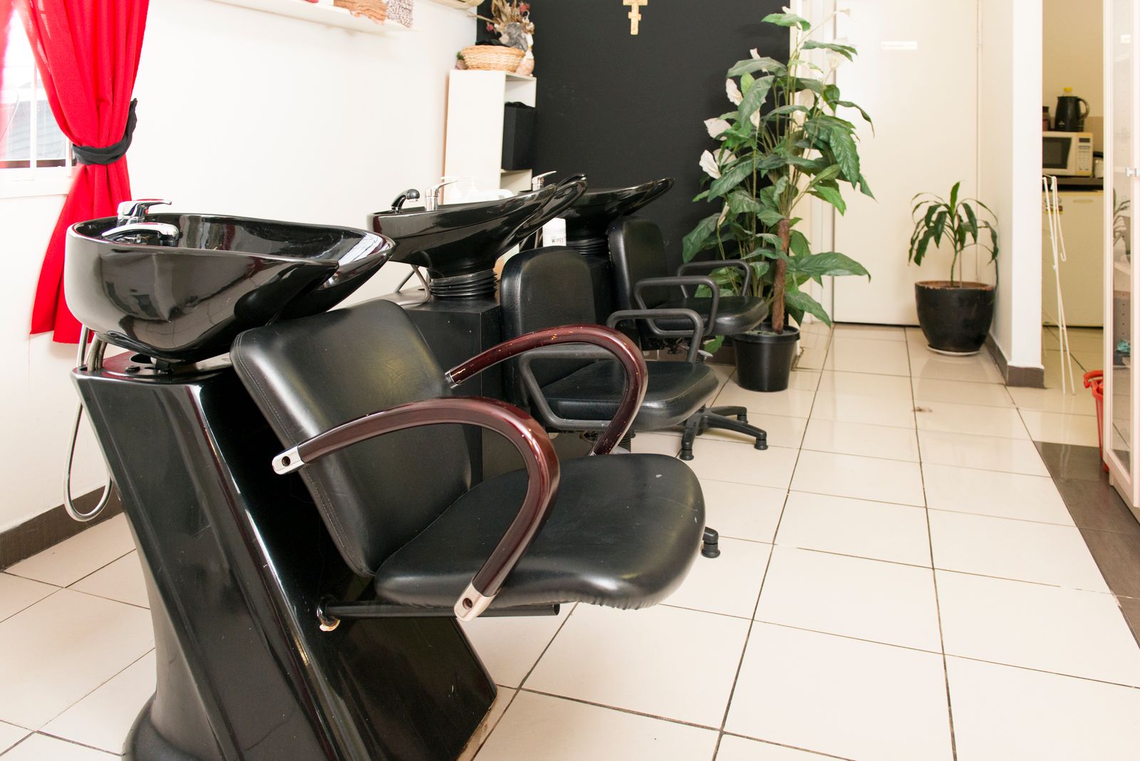 Princess Anna Hair Academy image 3