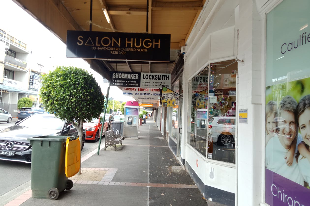 Salon Hugh image 2