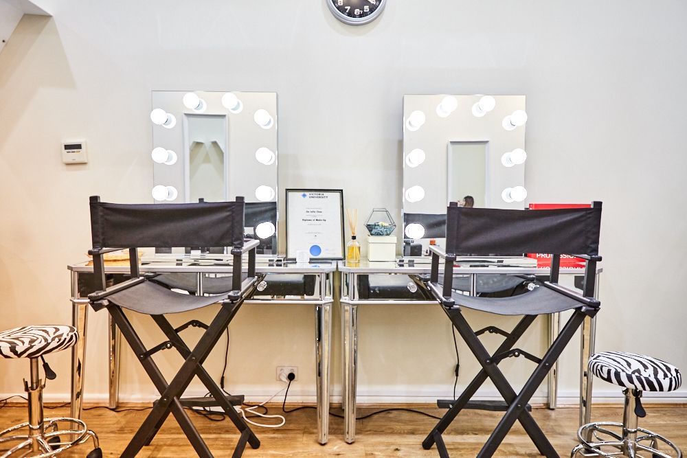 Madam Rouge Salon image 6