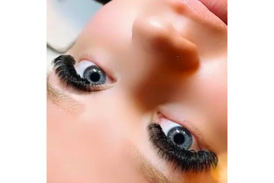 Dear Lash Babe image 11