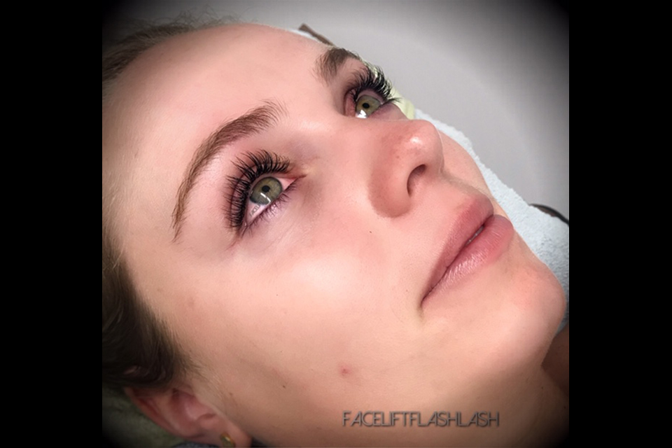 Face Lift Flash Lash image 5