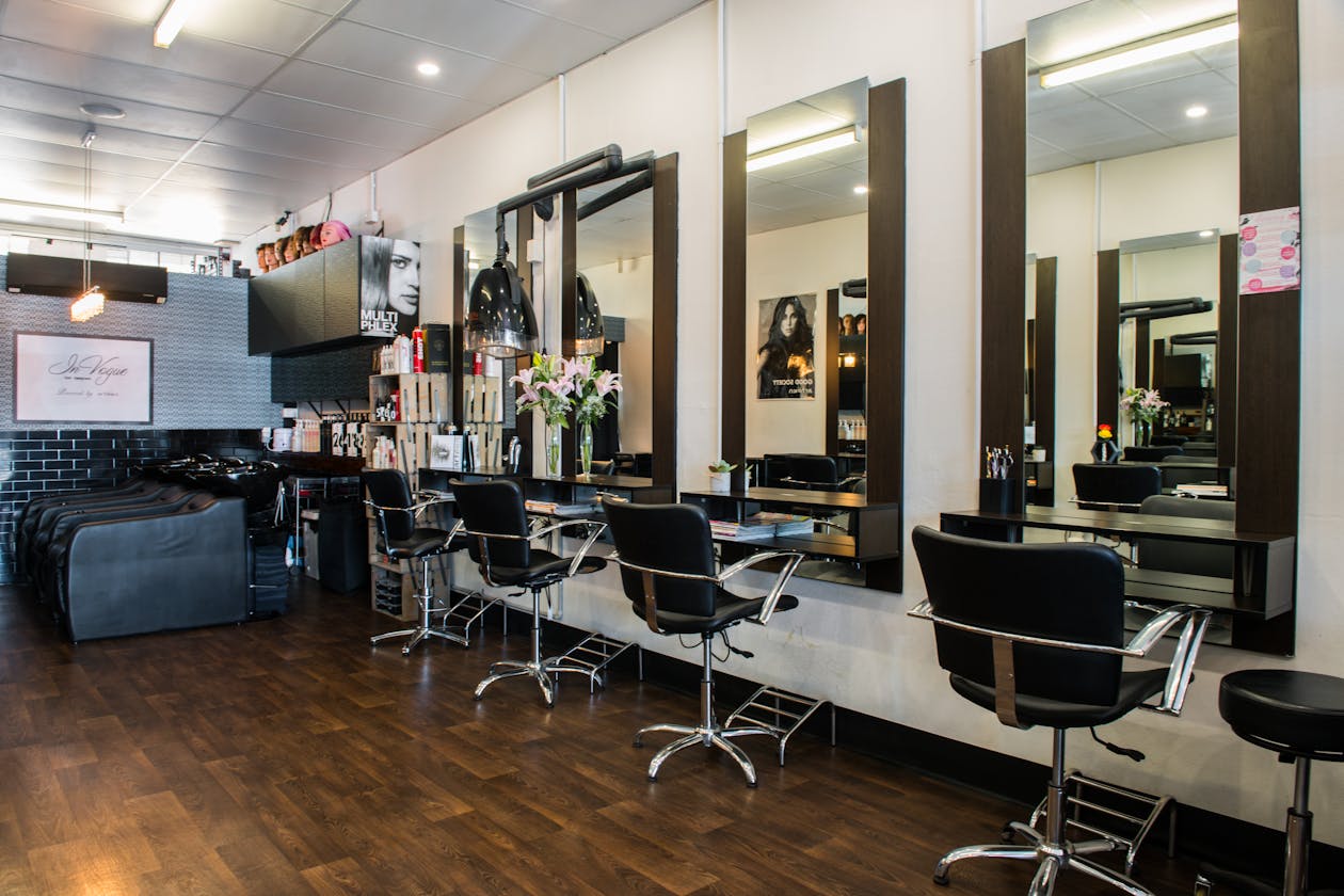 Invogue Hair Designers image 4