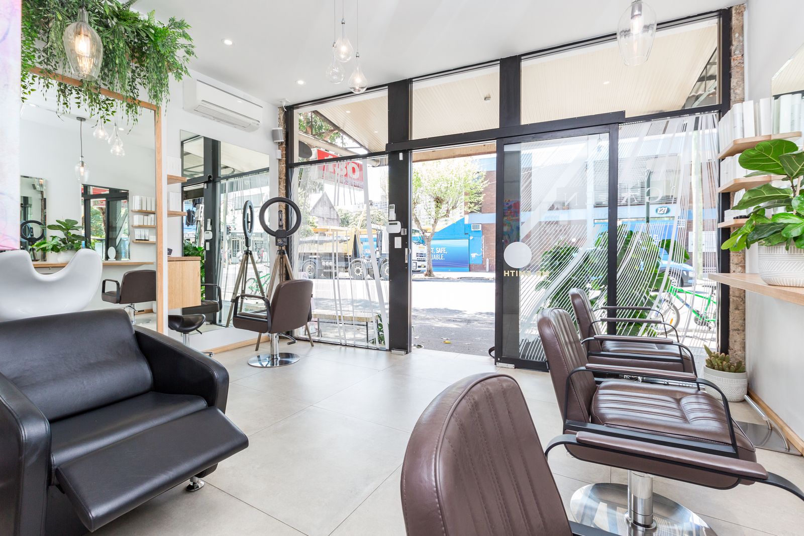 Galen Colour image 3