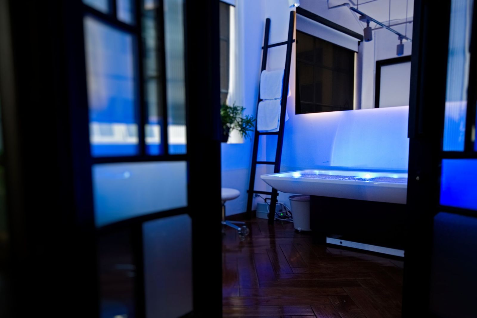 Accent Nail Bar image 7