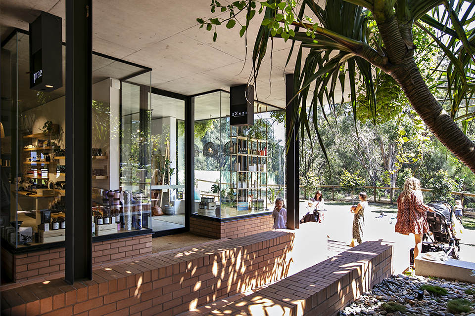 Zanzi Hairdressing image 5