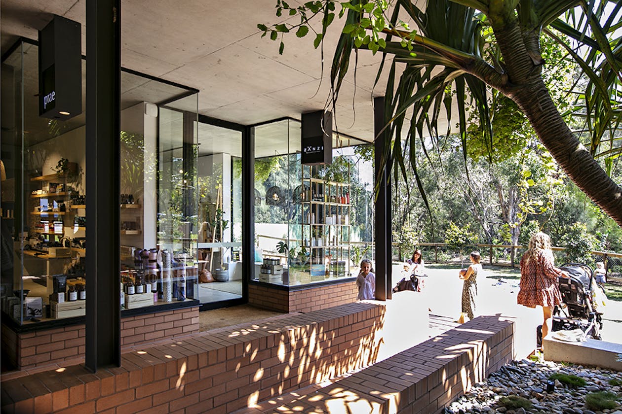 Zanzi Hairdressing image 5