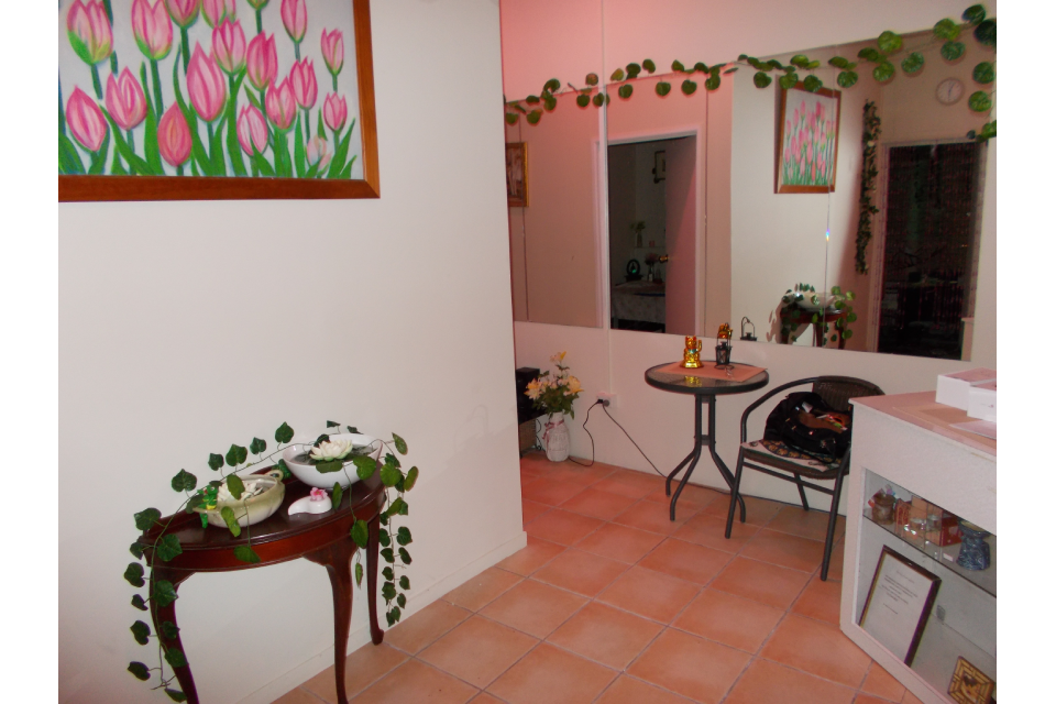 Ellie's Chinese Massage image 2