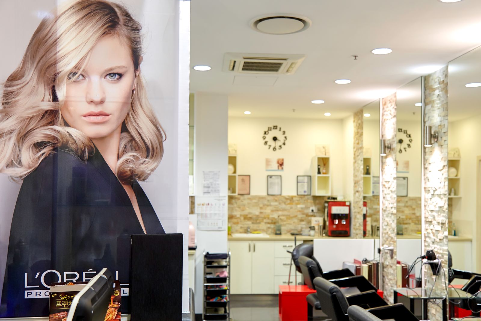 The Hue Hair Salon Fortitude Valley Haircut And Hairdressing Hair Styling Book Online Bookwell