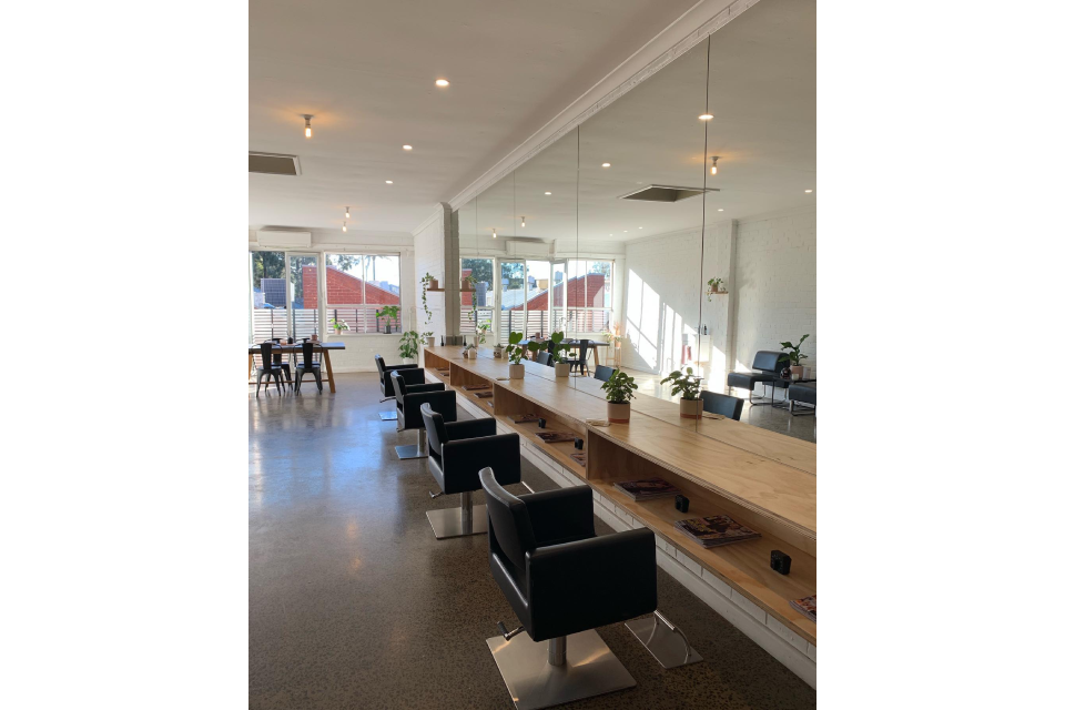 Salon Ninety One image 2