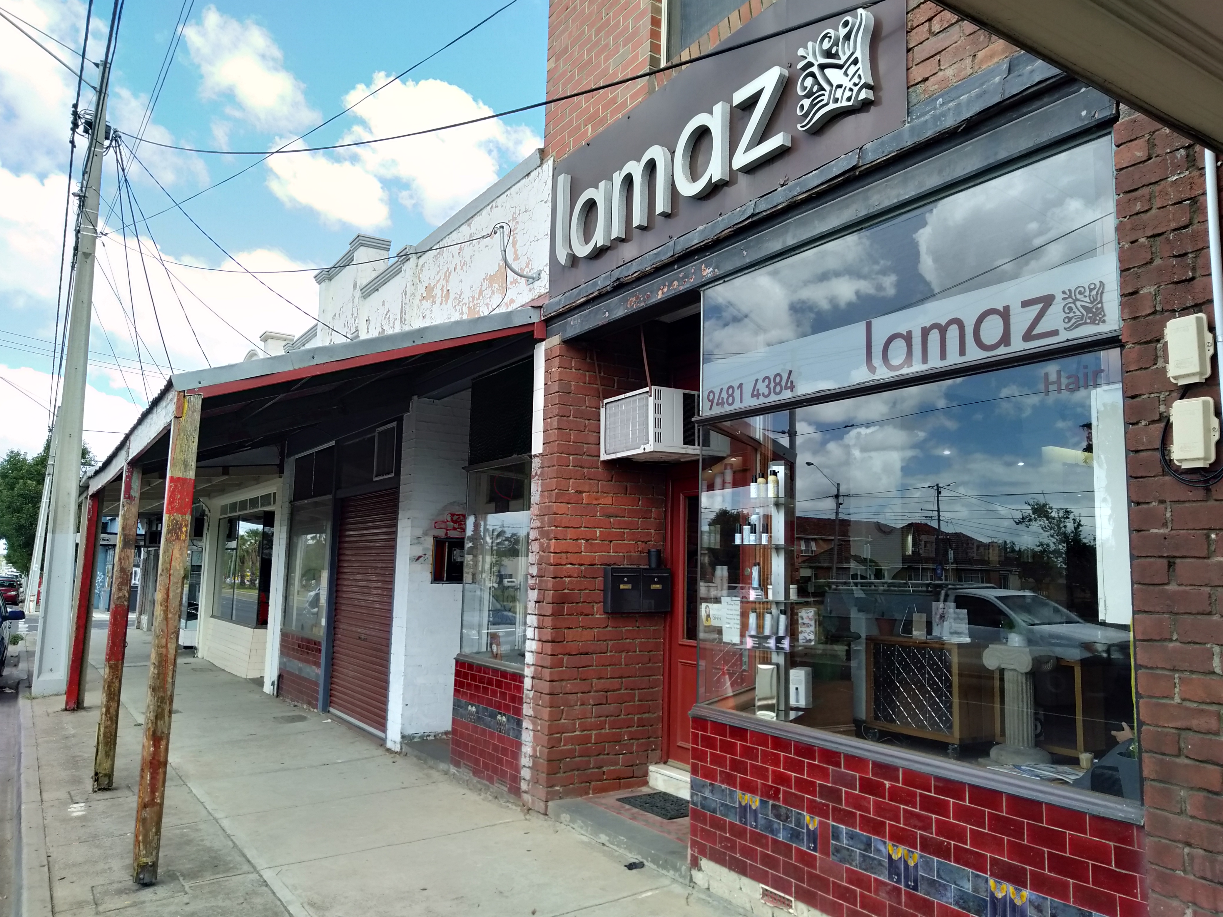 Lamaz Hairdressers image 2