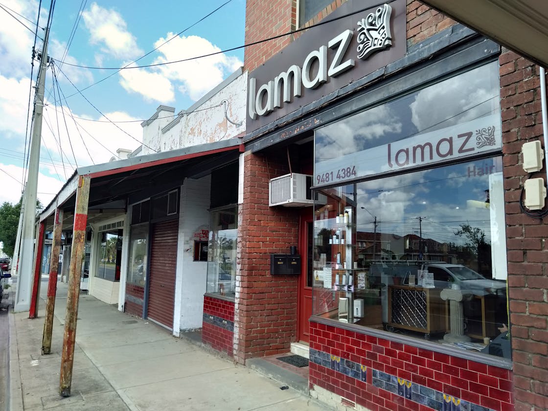 Lamaz Hairdressers image 2