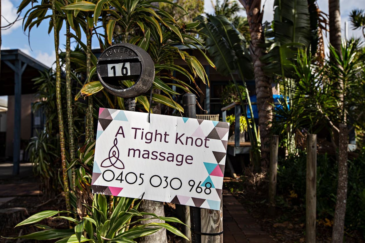 A Tight Knot Massage image 11