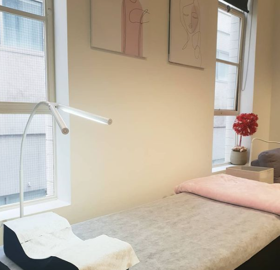 The Queen Total Beauty image 8