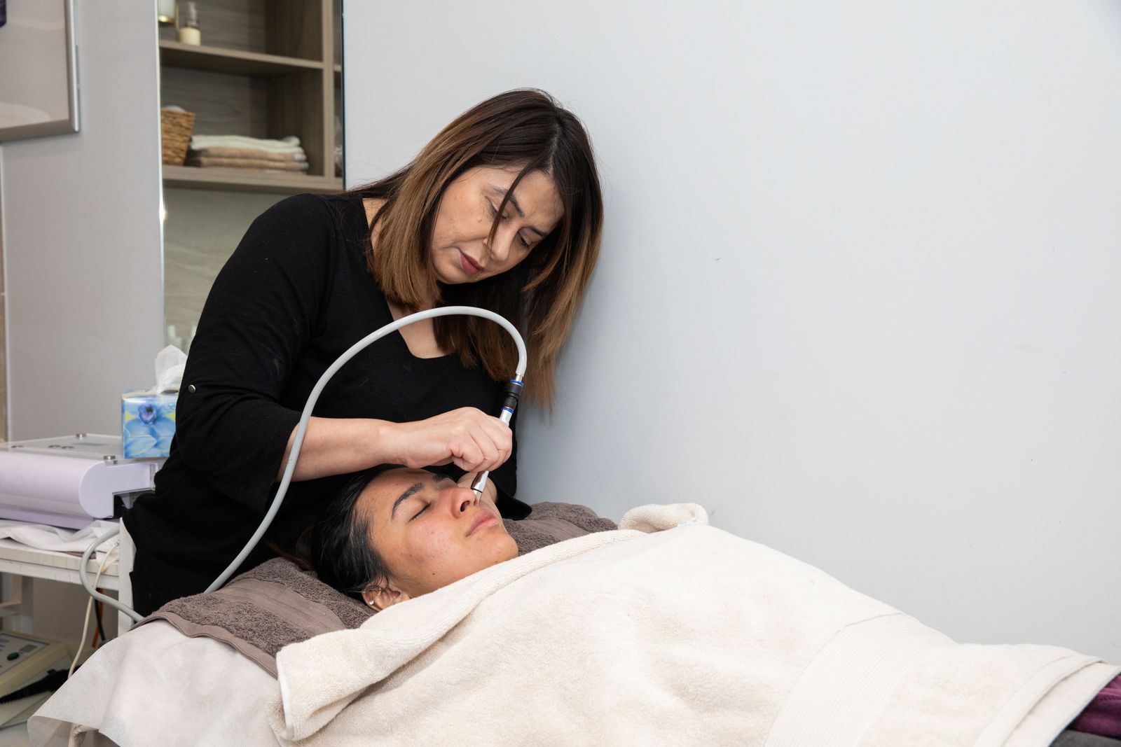 Fashion Hair & Beauty image 6