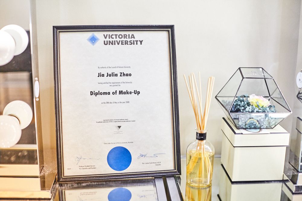 Madam Rouge Salon image 15