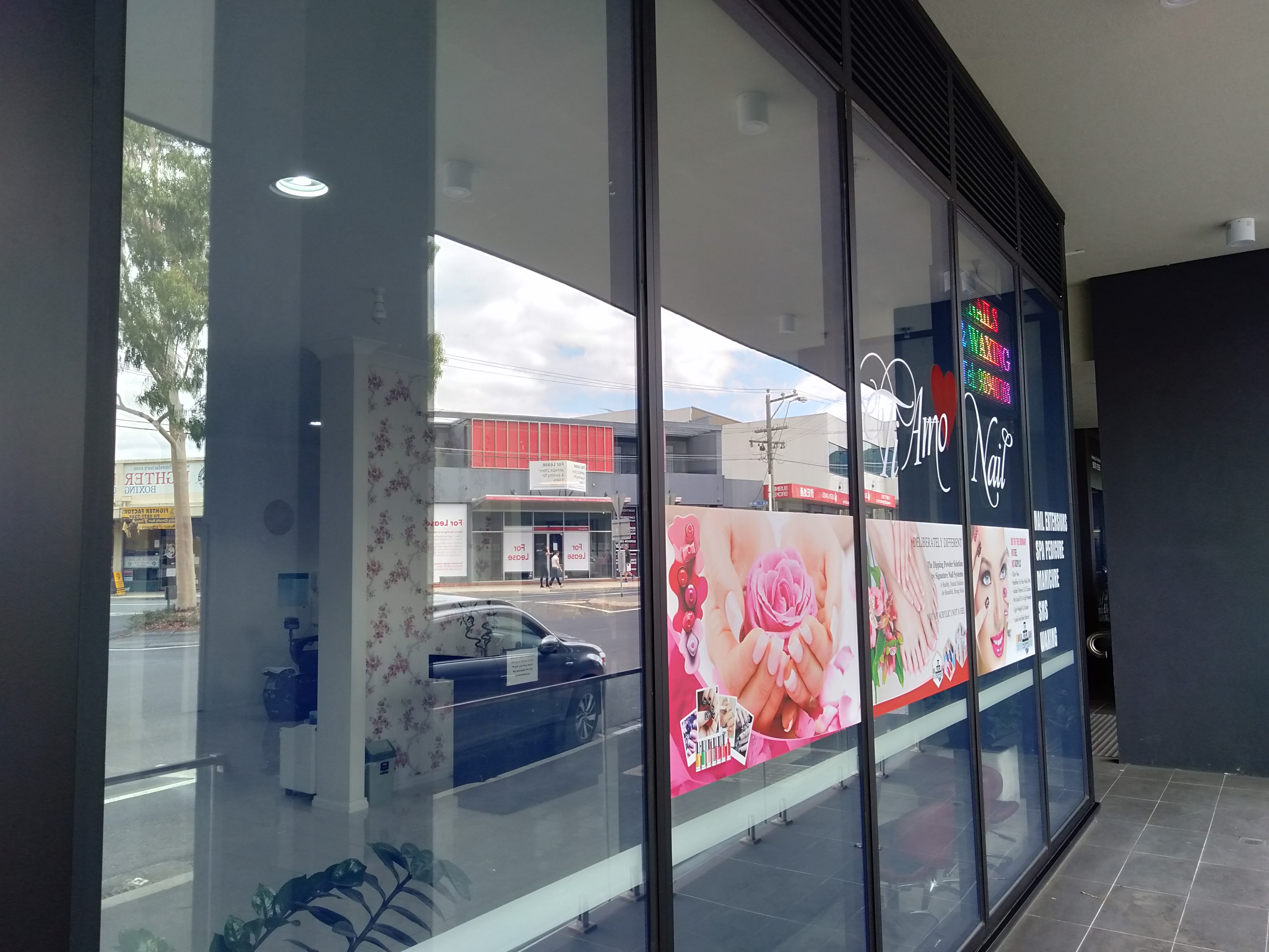 Ti Amo Nails image 3