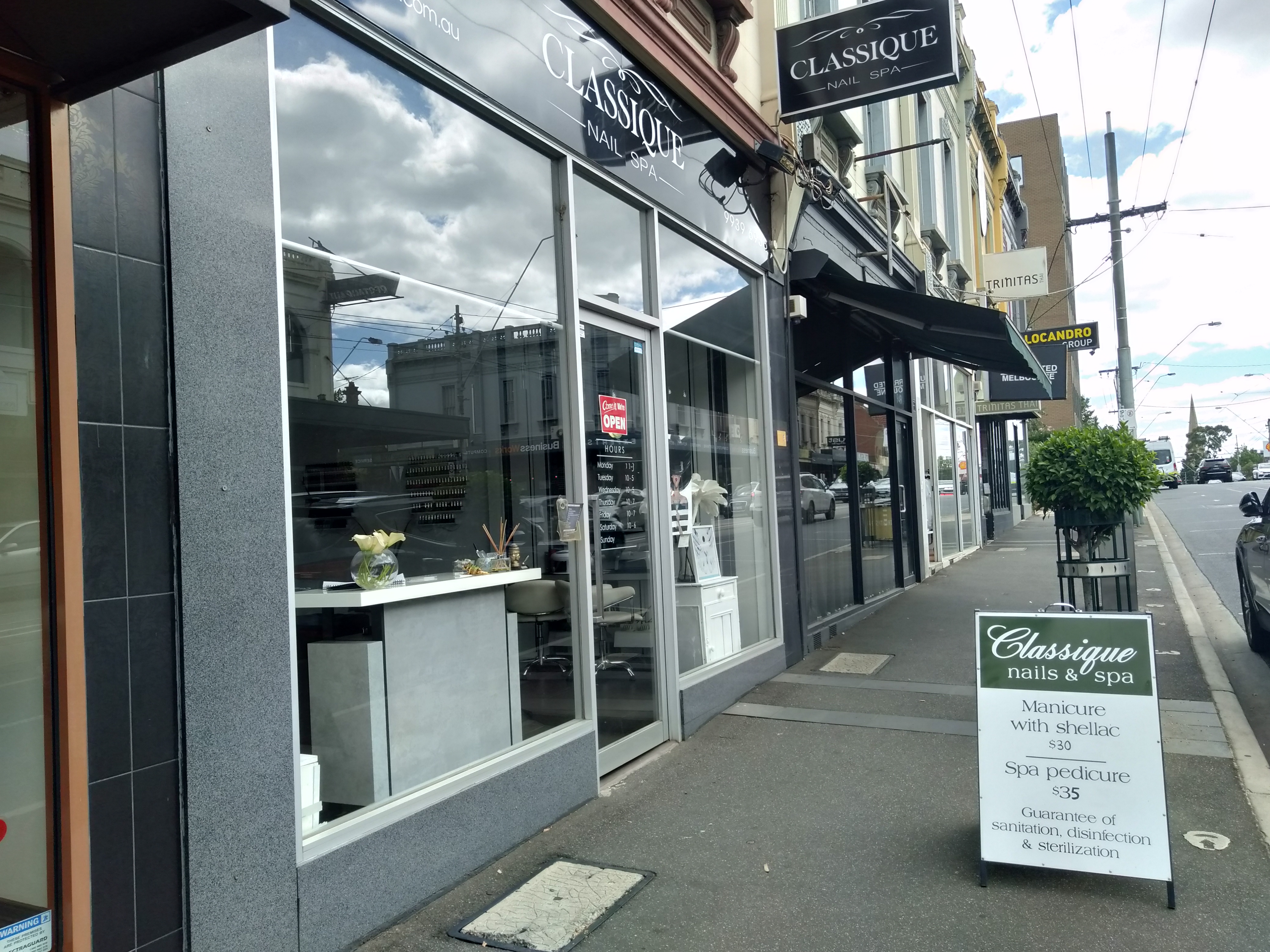 Classique Nails & Spa